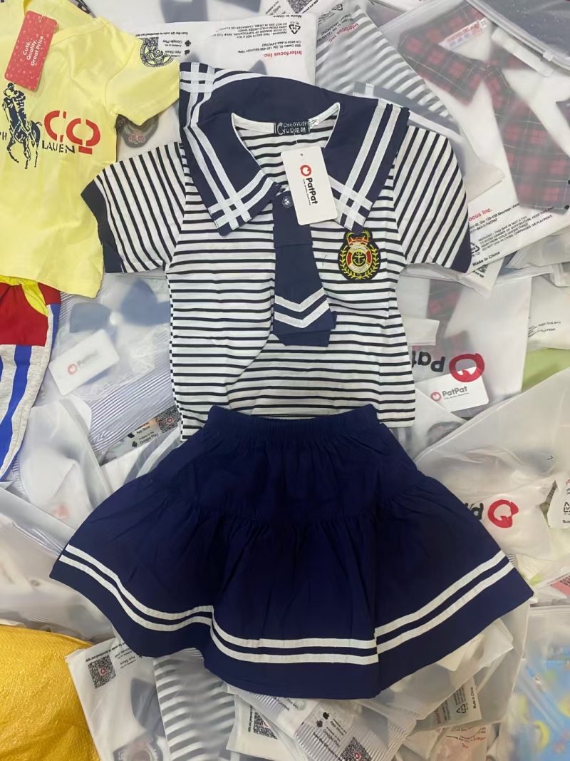 ​儿童服装，量大价优
