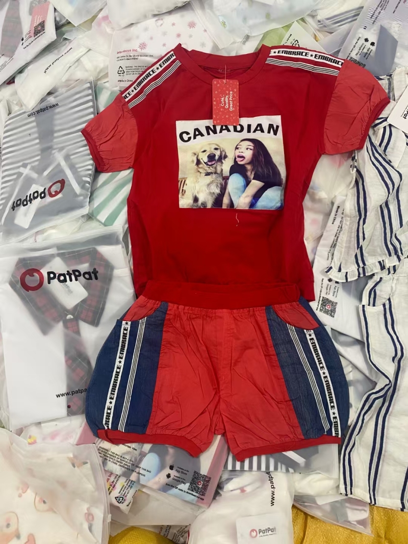 ​儿童服装，量大价优