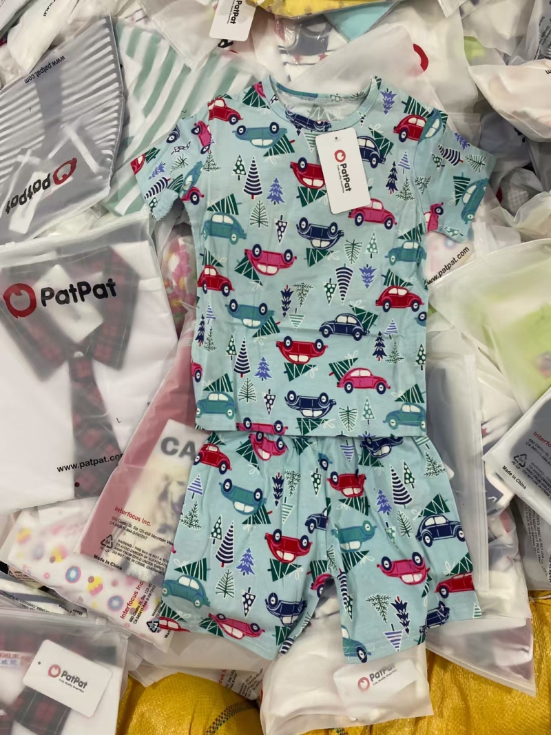 ​儿童服装，量大价优